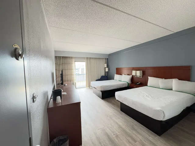 غرفة بسريرين مزدوجين، Super 8 by Wyndham Dallas Love Field Airport 3/10