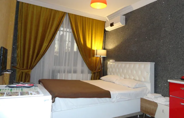 1 Bedroom, Deluxe, Apartment, King Bed, Artura Suite 1/3