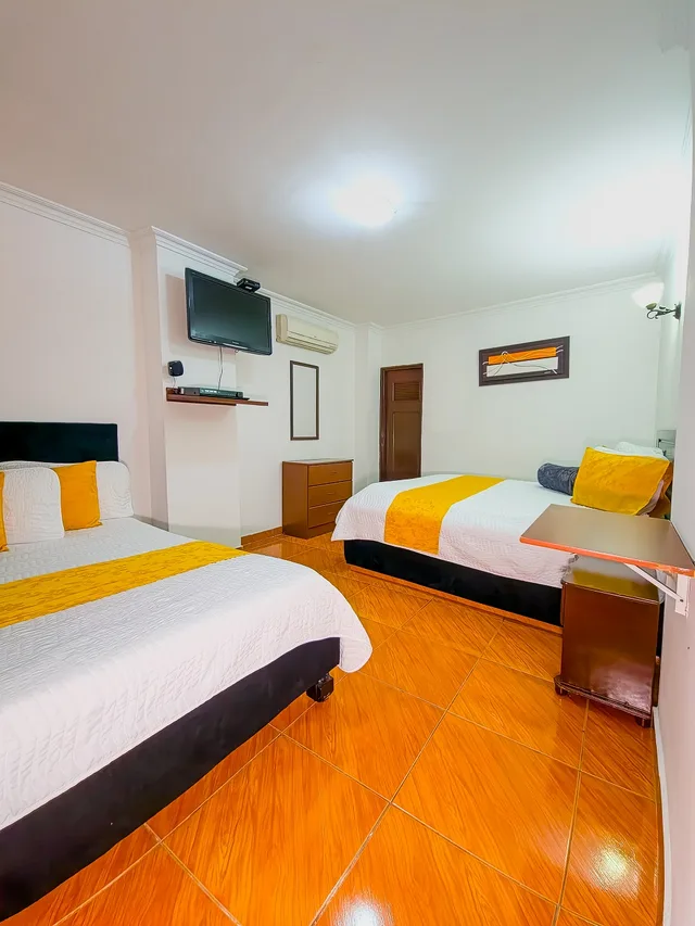 Room, Twin Beds, Hotel Avenida 3 Real 2/6