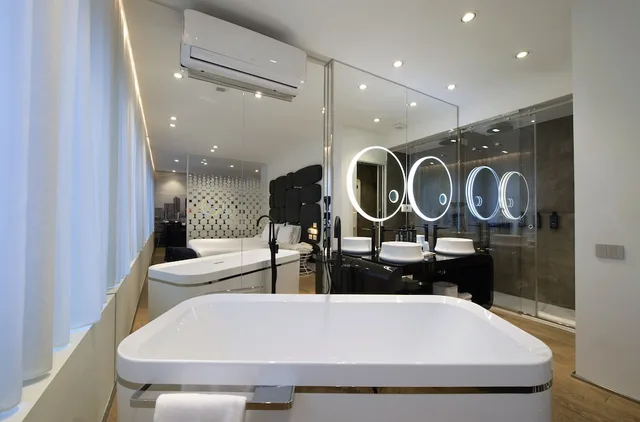 جناح فاخر بسرير كينج، The Street Milano Duomo a Design Boutique Hotel 2/2