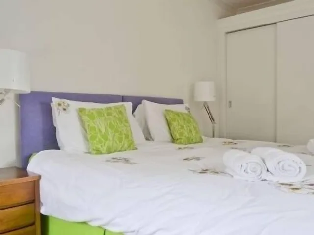 شقة سوبيريور بسريرين منفصلين بغرفتي نوم مع أريكة، Crieff Armoury Luxury Self Catering Apartment 8/10