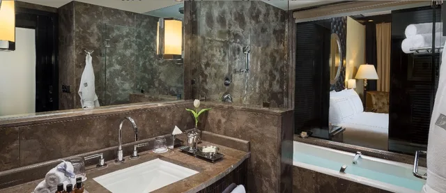 غرفة ديلوكس بسرير كينج، Fairmont Nile City Hotel 3/3