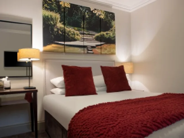 غرفة كلاسيكية مزدوجة، Sunday Box Hill Burford Bridge Hotel 2/4