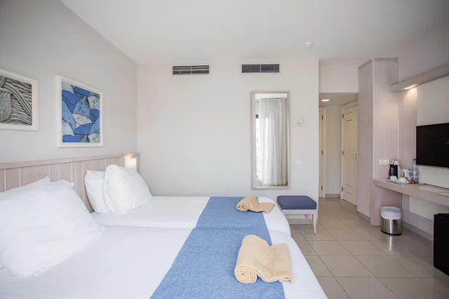 Superior, Double Bed, Balcony or Terrace، Caybeach Meloneras 1/2