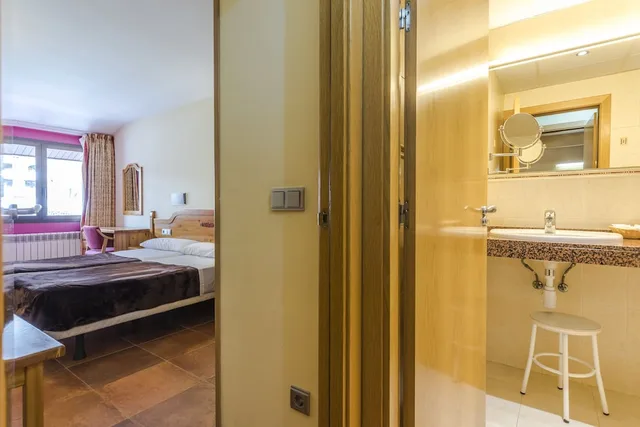 شقة كلاسيكية بسريرين منفصلين بإطلالة على المدينة، Apartamentos Sant Moritz 8/10