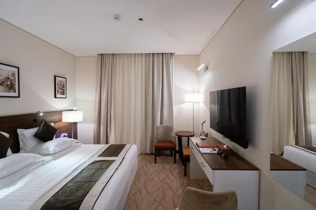 Junior Suite, Jayden Masar 2/8