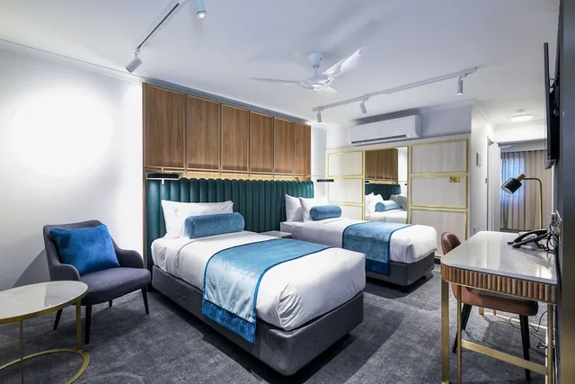 شقة عائلية بسرير كينج وسريرين منفصلين بغرفتين، Powerhouse Hotel Tamworth By Rydges 1/5