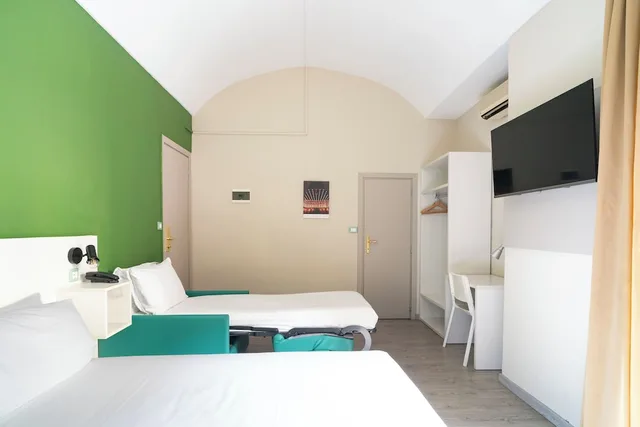 غرفة ثلاثية بسرير مزدوج وسرير فردي، Hotel Astoria Torino 7/10