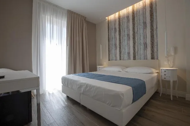 غرفة ديلوكس بسرير مزدوج بإطلالة على البحر، Luxmari hotel & spa 1/1