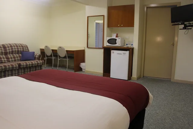 غرفة ديلوكس بسرير كوين، PIONEER WAY MOTEL 2/5