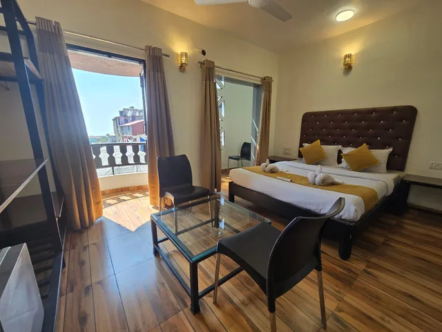 Suite, Queen Bed, Hot Tub, Hotel Vyankatesh 1/2