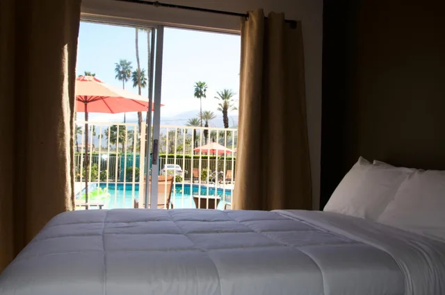 Room, 2 Double Beds, Pool Side، Delos Reyes Palm Springs 1/1