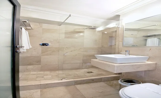 غرفة ديلوكس بسريرين منفصلين بإطلالة على البحر، Blue Waters Hotel 2/3