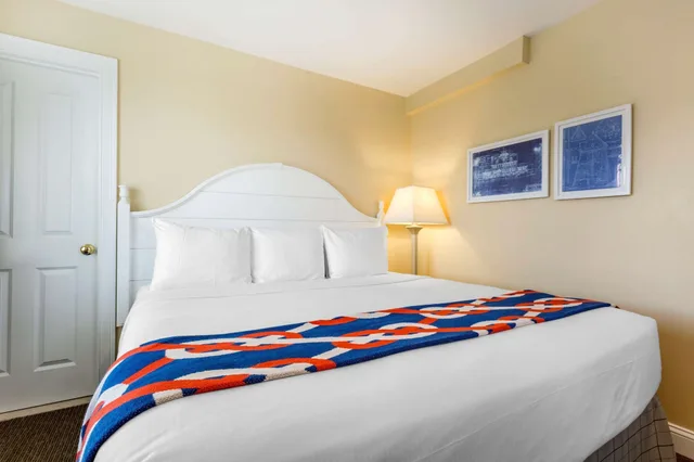 جناح بسرير كينج وسريرين منفصلين بغرفتي نوم مع أريكة، Bluegreen Vacations The Breakers Resort, an Ascend Collection Resort 5/10