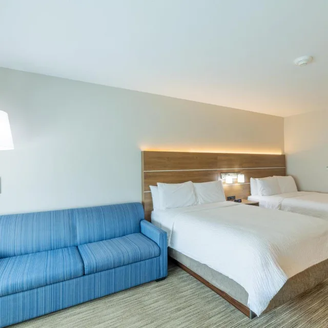 جناح بسرير كوين لذوي الإعاقة، Holiday Inn Express Suites Lindale 1/8
