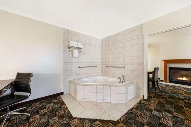 جناح بسرير كينج مع أريكة، Best Western Plus Country Park Hotel 3/3