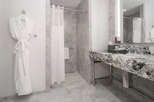 Room, King Bed, Jw Marriott Savannah Plant Riverside District 7/10