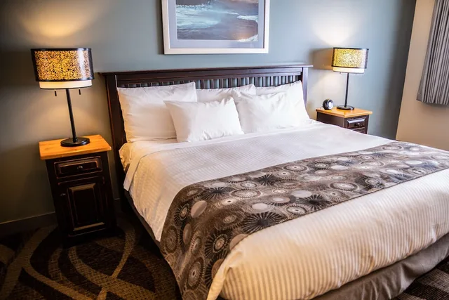 Standard, King Bed, Sofa, Prestige Hudson Bay Lodge & Conference Centre, WorldHotels 5/5