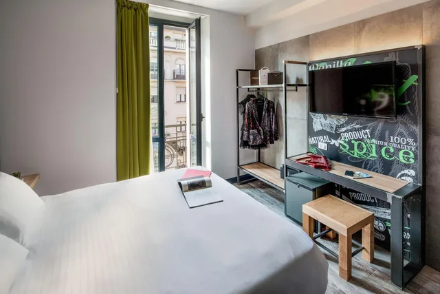 غرفة بسرير كينج بشرفة، Spice Hotel 4/9
