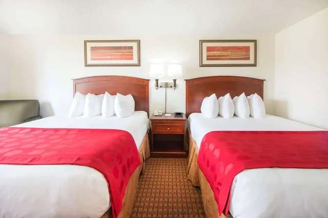 غرفة بسريرين كوين لذوي الإعاقة، Ramada By Wyndham Enid 3/8