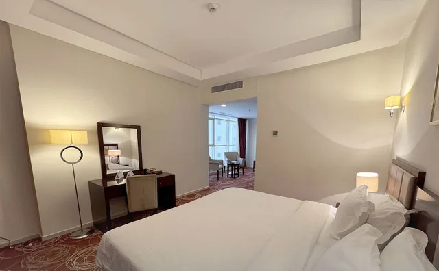 3 Rooms, Suite, 1 Queen and 4 Single Beds, Al Rayyan Makiya Towers Hotel 2/10
