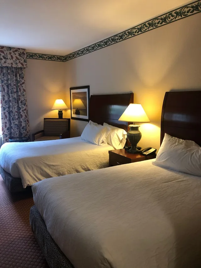 غرفة قياسية بسريرين كوين لذوي الإعاقة، Shutters Hotel 2/8