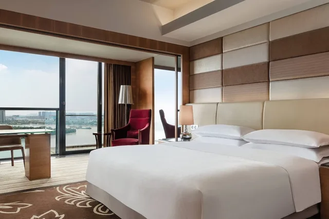 غرفة بسرير كينج بإطلالة على النهر، Sheraton Shunde 6/10
