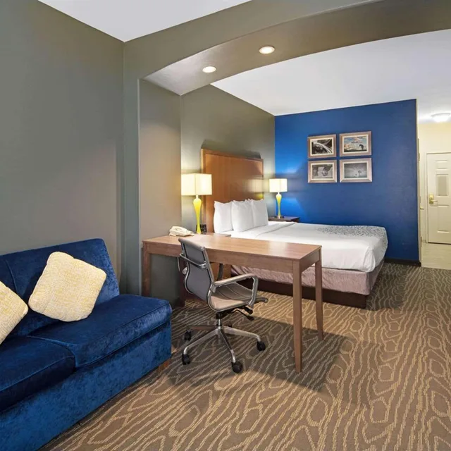 غرفة تنفيذية بسرير كينج، La Quinta Inn And Suites By Wyndham Mercedes 4/5