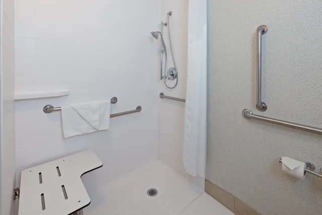 جناح بسرير كينج لذوي الإعاقة، Holiday Inn Express & Suites San Diego-Escondido 2/2