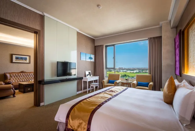 Tower, Luxury, Studio, Suite, Queen Bed, City View، Royal Chiayi Hotel 1/3