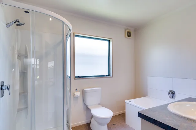 Spa, Studio, 1 Queen and 1 Single Bed, Jetted Tub، Portmans Motor Lodge 8/10