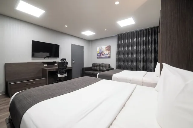 غرفة بسريرين كوين في الملحق، Hotel & Suites Le Dauphin Quebec 3/10