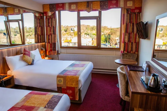 غرفة ثلاثية، West County Hotel 5/10