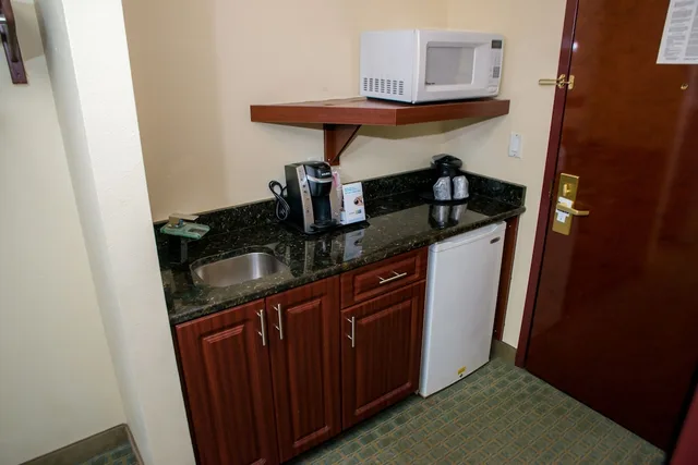 جناح بسريرين كوين، Holiday Inn Express and Suites Cocoa 10/10