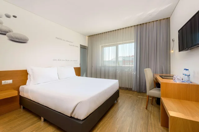 غرفة قياسية بسرير مزدوج، TRYP by Wyndham Leiria 1/5