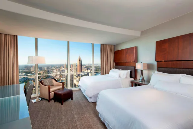 غرفة مع أريكة، The Westin Peachtree Plaza Atlanta 2/4