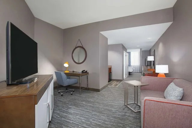 جناح استوديو بسرير كينج مع أريكة، Hampton Inn Suites Denver Downtown 1/2