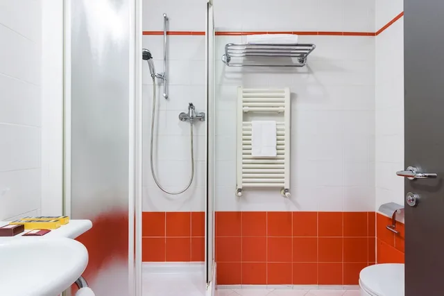 غرفة قياسية ثلاثية بثلاثة أسرّة، B&B Hotel Milano La Spezia 8/8