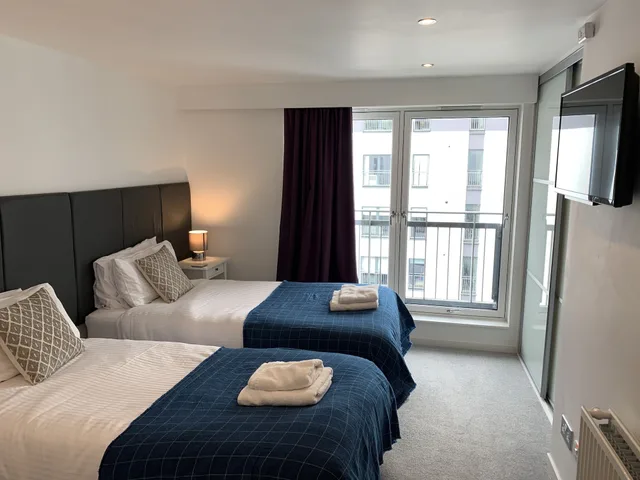 شقة سوبيريور بسرير كينج وسريرين منفصلين بغرفتي نوم، Tolbooth Apartments 2/10