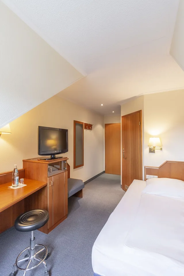 غرفة مفردة بسرير كوين، Hotel Markgraf Leipzig 2/6