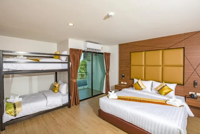 جناح عائلي بسرير مزدوج وسرير بطابقين، The Bell Airport Phuket Hotel 2/3