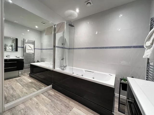 Canal, Superior, King Bed، Herriots 2/2