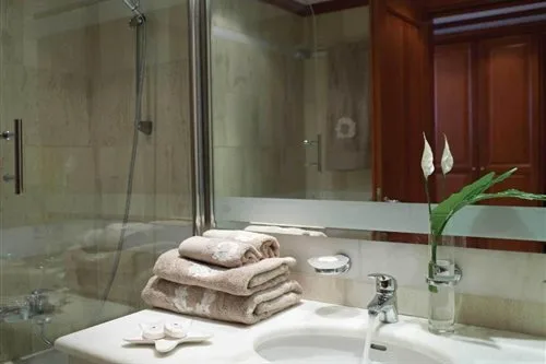 Room, Single, Double or Twin Bed، Oya Beach 1/1
