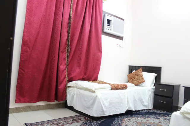 شقة بسرير مزدوج وسريرين منفصلين بغرفتي نوم، العييري للوحدات السكنية 2(Al Eairy Furnished Apartments Al Bahah 2) 7/10