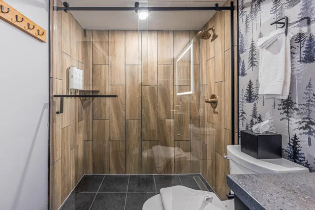 Loft, Suite, King Bed, Sofa، Everwild Canmore - Nordic Spa & Hotel 8/10