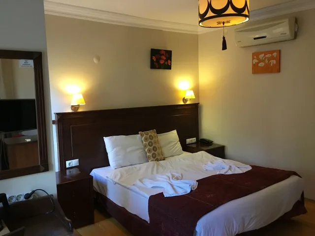غرفة ديلوكس ثلاثية بسرير كوين وسرير فردي، Berce Hotel 4/4