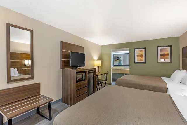 غرفة بسريرين كوين للمدخنين، Quality Inn & Suites Orangeburg 7/7