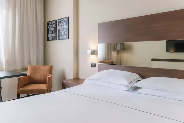 Plus, Comfort, King Bed، Hotel King 2/7