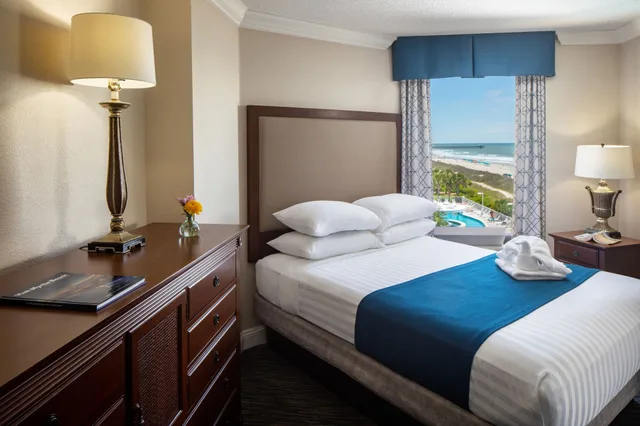 Tower, Suite, Queen Bed, Ocean Front، Sea Crest Oceanfront Resort 2/7