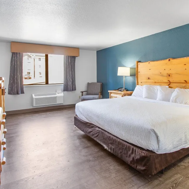 غرفة بسرير كينج لذوي الإعاقة، Studio6 Suites Butte, MT I-90 I-15 9/10